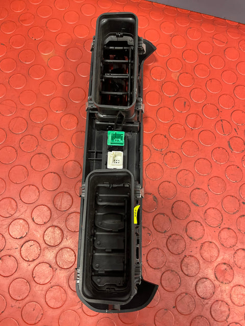 Peugeot Partner/Citroen Berlingo/Vauxhall Combo/Toyota Proace City HAZARD & DOOR LOCKING SWITCH w/ AIR VENTS 2019-2024 P/N 9817042977 / 9817043077