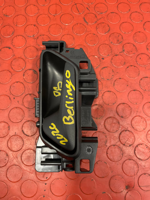 Citroen Berlingo/Peugeot Partner/Vauxhall Combo/Toyota Proace City PASSENGER SIDE FRONT INNER DOOR HANDLE 2019-2023 P/N 9819743977