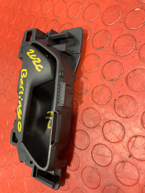 Citroen Berlingo/Peugeot Partner/Vauxhall Combo/Toyota Proace City PASSENGER SIDE FRONT INNER DOOR HANDLE 2019-2023 P/N 9819743977
