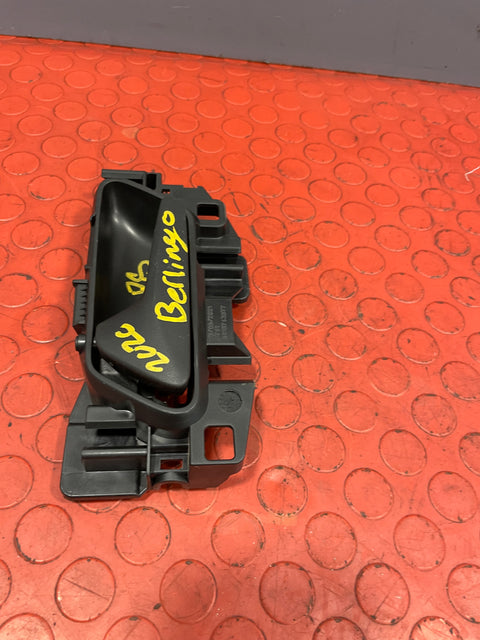 Citroen Berlingo/Peugeot Partner/Vauxhall Combo/Toyota Proace City PASSENGER SIDE FRONT INNER DOOR HANDLE 2019-2023 P/N 9819743977