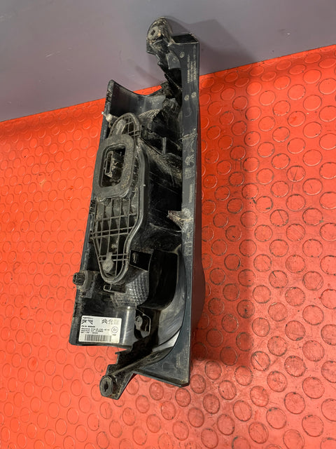 Citroen Berlingo/Peugeot Partner/Vauxhall Combo/Toyota Proace City DRIVER'S SIDE TAILLIGHT (with blurry Lens for cleaning) 2019-2024 P/N 9820554880 - 7