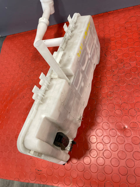 Citroen Berlingo/Peugeot Partner/Vauxhall Combo/Toyota Proace City WINDSCREEN WASHER BOTTLE ASSEMBLY W/ MOTOR PUMP P/N 9817300980 - 2 / 9817269880