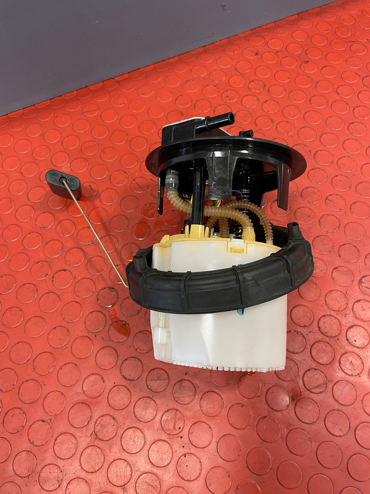 Peugeot Expert/Toyota Proace/Vauxhall Vivaro/Citroen Dispatch/Fiat Scudo FUEL TANK SENDER UNIT (6Pin) 2.0 HDI 2016-2024  P/N 9807056380 - 1 / 28502471