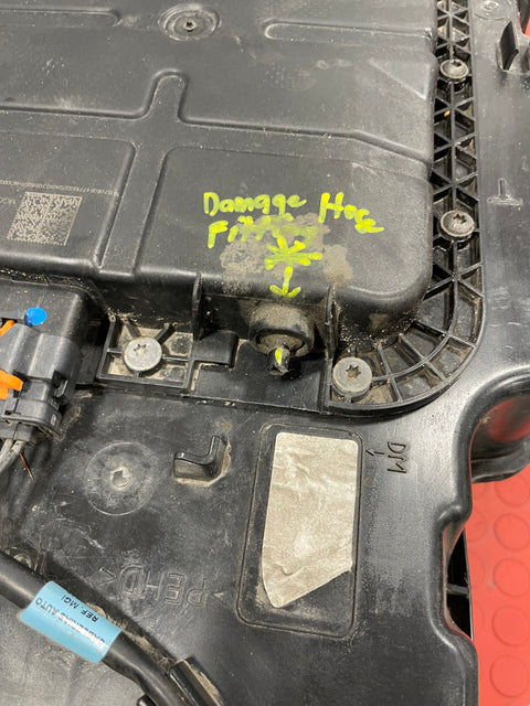 Citroen Berlingo/Peugeot Partner/Toyota Proace City/Vauxhall Combo ADBLUE TANK (Damage in Upper Hose Fitting Please see Photos) 2019-2024 P/N 9817601880 - 2