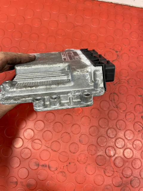 Citroen Peugeot ECU ENGINE CONTROLLER BOSCH 1.6L 2008 P/N 9653958980