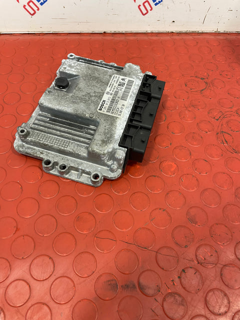 Citroen Peugeot ECU ENGINE CONTROLLER BOSCH 1.6L 2008 P/N 9653958980