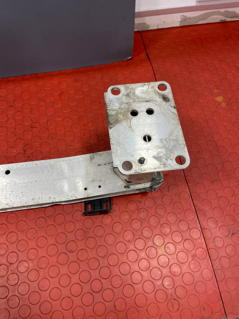 Citroen Berlingo/Peugeot Partner/Vauxhall Combo/Toyota Proace City ALUMINUM FRONT BEAM CRASH BAR / BUMPER REINFORCEMENT CARRIER 2019-2024 P/N 9821673680