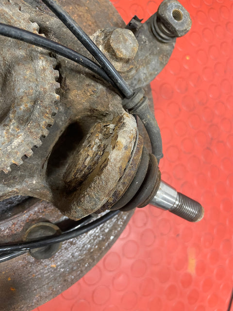 Ford Transit FRONT WHEEL HUB WITH SPEED SENSOR MK7 2.2 RWD Passenger's Side 2006-2014 P/N 6C111104AB / 6C112B372AB