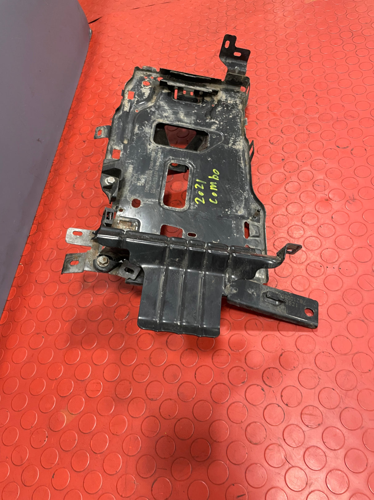 Citroen Berlingo/Peugeot Partner/Vauxhall Combo/Toyota Proace City BATTERY TRAY 2019-2024 P/N 981528858000 - 1