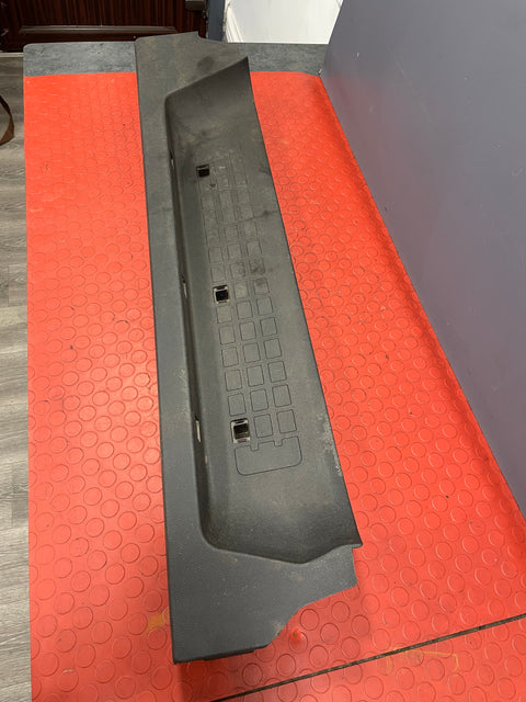 Vauxhall Vivaro/Citroen Dispatch/Peugeot Expert/Toyota Proace/Fiat Scudo SLIDING DOOR STEPBOARD TRIM Passenger's Side 2016-2024 P/N 9819870377 / 9808681977