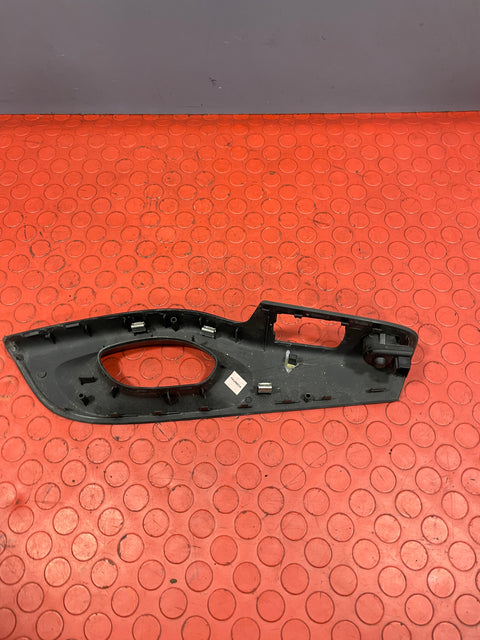 Vauxhall Vivaro/Renault Trafic/Nissan NV300 ELECTRIC WING MIRROR CONTROL SWITCH AND INNER DOOR HANDLE TRIM 1.6 2014-2019 P/N 255704649R / 938666437