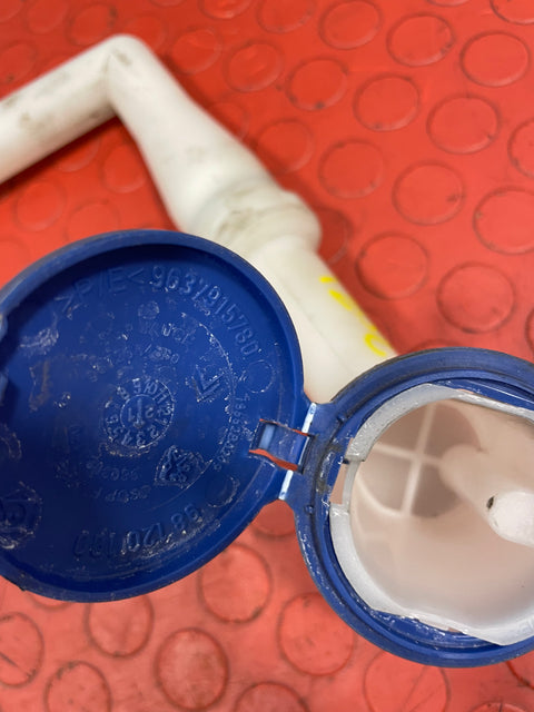 Citroen Berlingo/Peugeot Partner/Vauxhall Combo/Toyota Proace City WINDSCREEN WASHER FILLER PIPE w/ CAP 2019-2024 P/N 9816645880