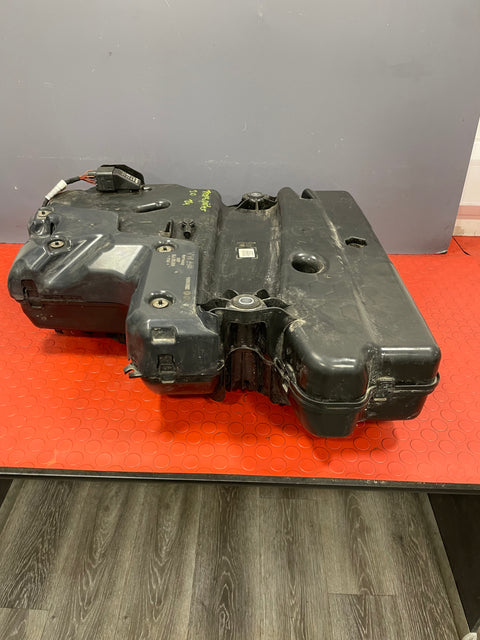 Volkswagen Transporter ADBLUE TANK w/ PUMP 2.0 2024 P/N 7LA131877E R/N 5WA131969 / 7LA971819A / 7LA131531