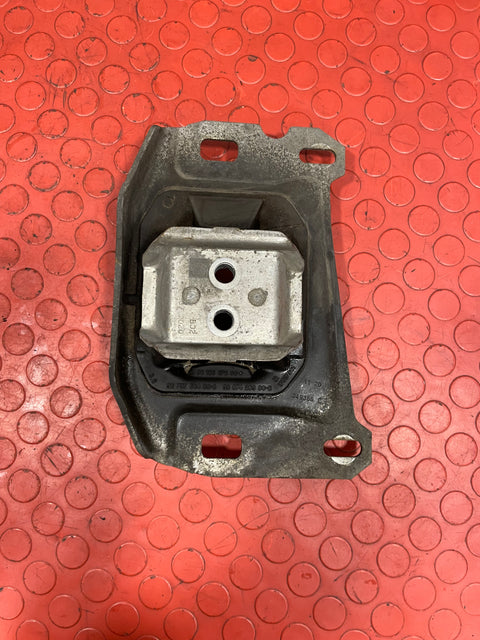 Vauxhall Vivaro/Citroen Berlingo/Dispatch/Peugeot Partner/Expert/Toyota Proace/Fiat Scudo GEARBOX MOUNT/TRANSMISSION MOUNT 2016-2024 P/N 9807420980 - 1