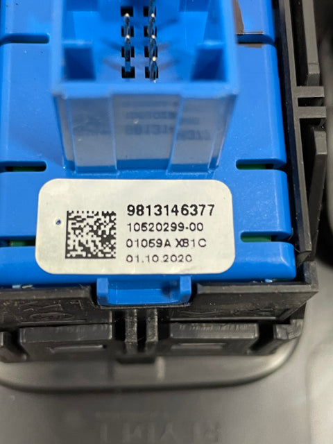 Citroen Berlingo/Peugeot Partner/Toyota Proace City/Vauxhall Combo AUTOMATIC GEAR SHIFT SELECTOR WITH  HANDBRAKE BUTTON AND SURROUND 2019-2024  P/N 98093147ZD