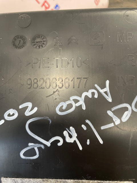 Citroen Berlingo/Peugeot Partner/Toyota Proace City/Vauxhall Combo AUTOMATIC GEAR SHIFT SELECTOR WITH  HANDBRAKE BUTTON AND SURROUND 2019-2024  P/N 98093147ZD