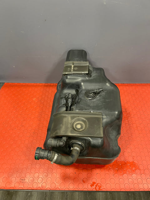 Saic Maxus Deliver 9 ADBLUE TANK WITH PUMP (4 Pin and 5 Pin plug) 2.0 TD 2021 P/N C00079649 / C00088301