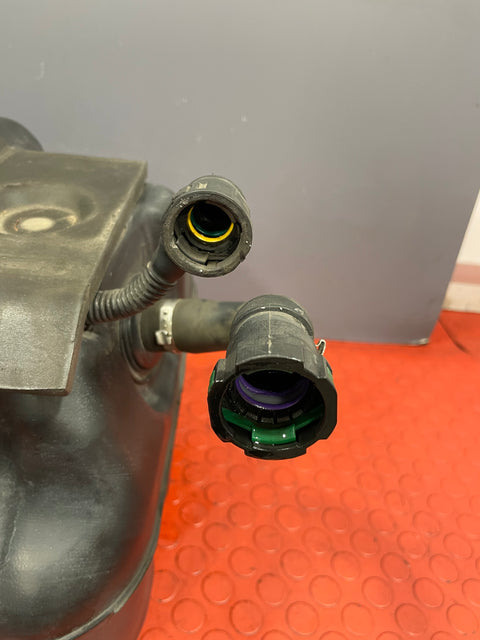 Saic Maxus Deliver 9 ADBLUE TANK WITH PUMP (4 Pin and 5 Pin plug) 2.0 TD 2021 P/N C00079649 / C00088301