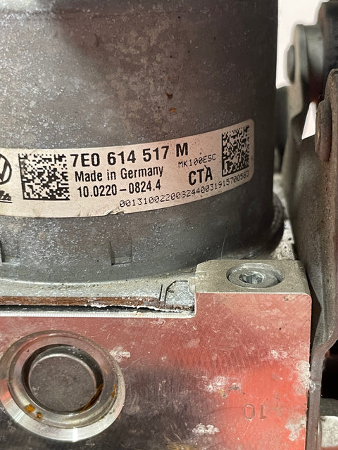 Volkswagen Transporter ABS PUMP AND CONTROL MODULE  P/N 7E0907379P