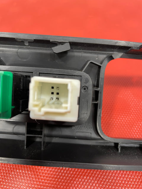 Citroen Berlingo/Peugeot Partner/Vauxhall Combo/Toyota Proace City AIR GRILL WITH CENTRAL LOCK AND HAZARD LIGHT (WITHOUT VENTS) 2019-2024 P/N GEO046620 - 6