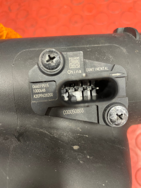 Saic Maxus Deliver 9 AIR INTAKE W/ TOP AIRBOX COVER & MAF SENSOR (4 Pin) 2.0 TD 2021-2024 P/N A2C99628200