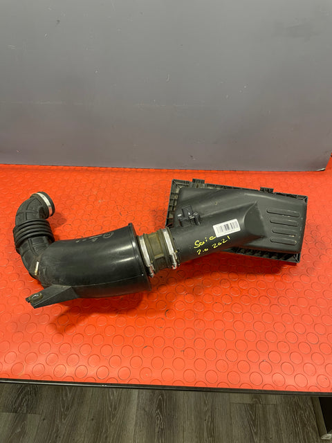 Saic Maxus Deliver 9 AIR INTAKE W/ TOP AIRBOX COVER & MAF SENSOR (4 Pin) 2.0 TD 2021-2024 P/N A2C99628200
