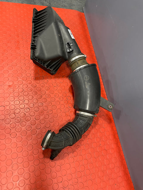 Saic Maxus Deliver 9 AIR INTAKE W/ TOP AIRBOX COVER & MAF SENSOR (4 Pin) 2.0 TD 2021-2024 P/N A2C99628200