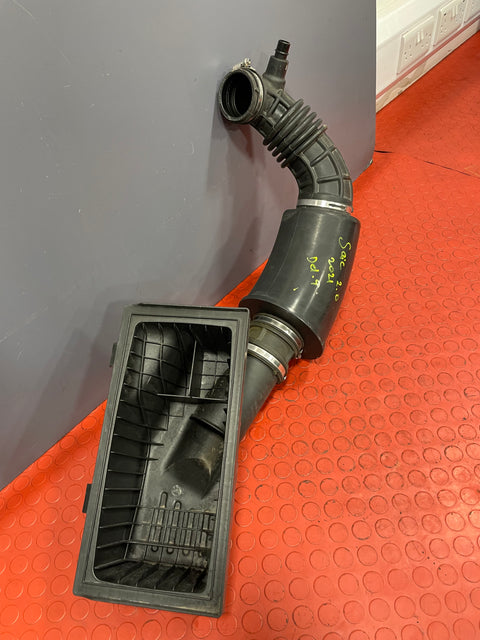 Saic Maxus Deliver 9 AIR INTAKE W/ TOP AIRBOX COVER & MAF SENSOR (4 Pin) 2.0 TD 2021-2024 P/N A2C99628200