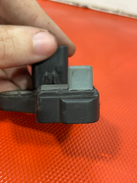 Citroen Berlingo/Peugeot Partner CRANKSHAFT POSITION SENSOR 1.6HDI  P/N 9664387380