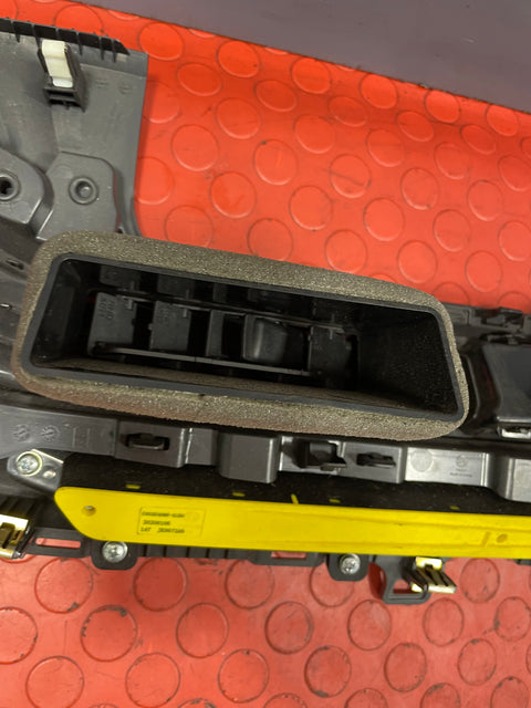 Saic Maxus Deliver 9 DASHBOARD SWITCHES/CENTER AIR VENTILATION 2.0 2021-2024 P/N C00254995 / C00118087 / C00118092