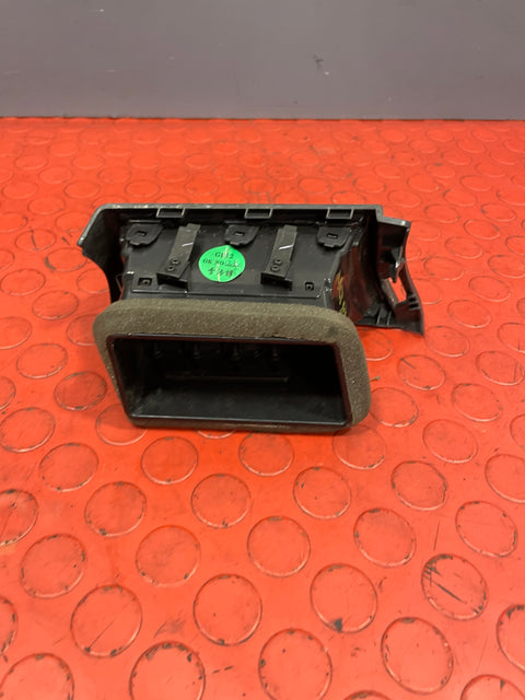 Saic Maxus Deliver 9 DASHBOARD AIR VENTILATION RIGHT SIDE 2.0 2021-2024 P/N C00127786