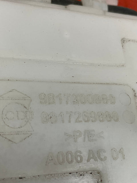 Citroen Berlingo/Peugeot Partner Vauxhall Combo WINDSCREEN WASHER BOTTLE WITH PUMP AND FILLER NECK 2019-2023 P/N 9817300980