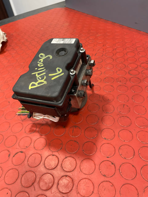 Citroen Berlingo/Peugeot Partner ABS BRAKE MODULE 2016 P/N 9801127680 / 0265209025