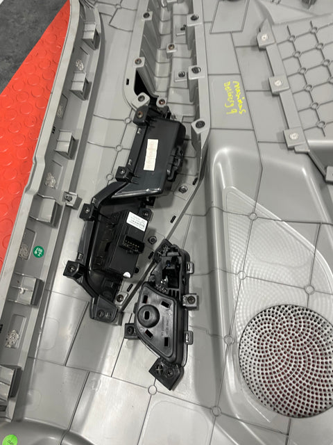 Saic Maxus Deliver 9 DOOR CARD TRIM Front Passenger's Side 2.0 2021-2024 P/N C00078397