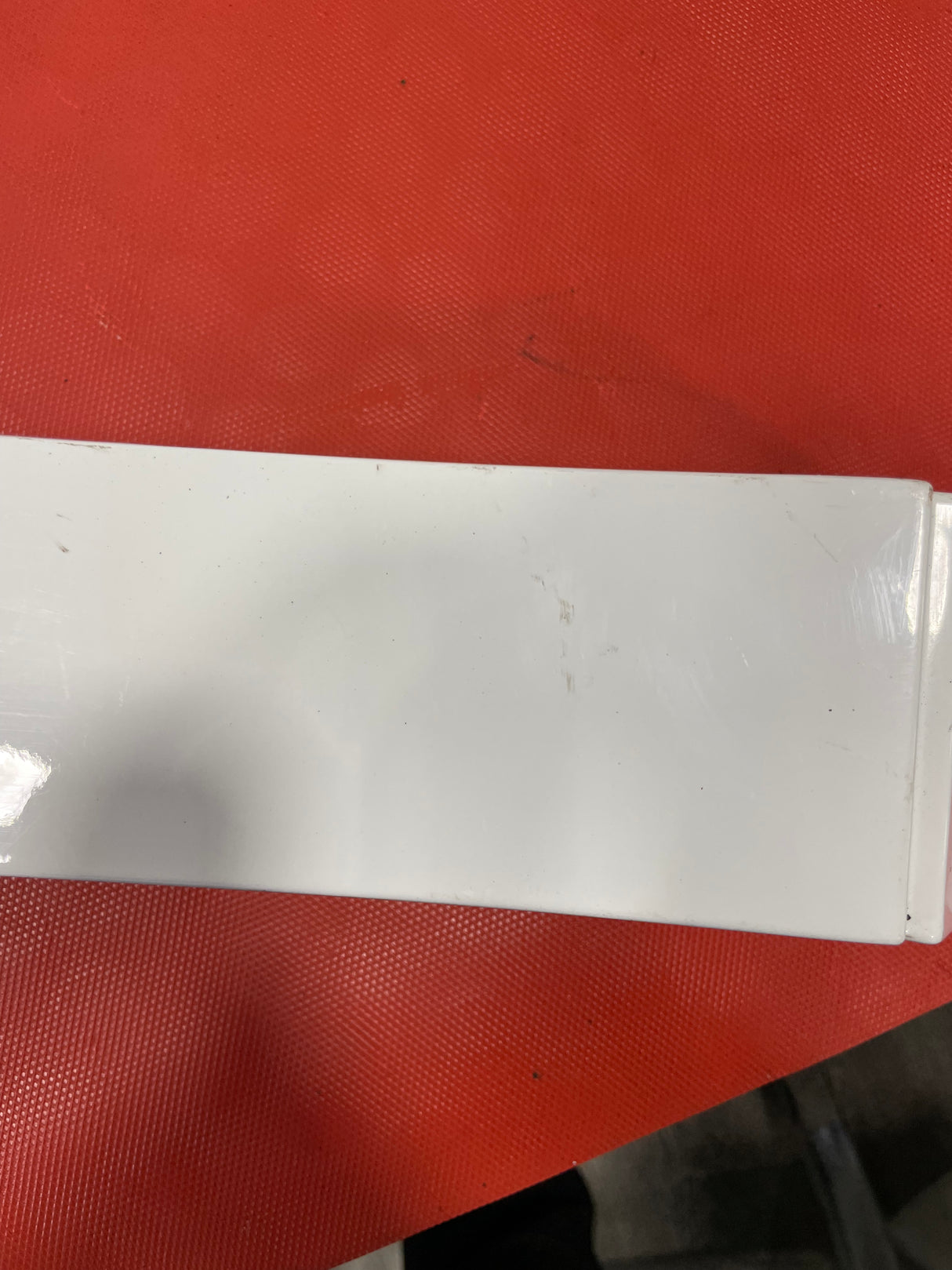 Citroen Dispatch/ Peugeot Expert/ Toyota Proace/ Vauxhall Vivaro PASSENGER SIDE SLIDING DOOR RAIL TRIM (White) 2019-2023 P/N 9808384180