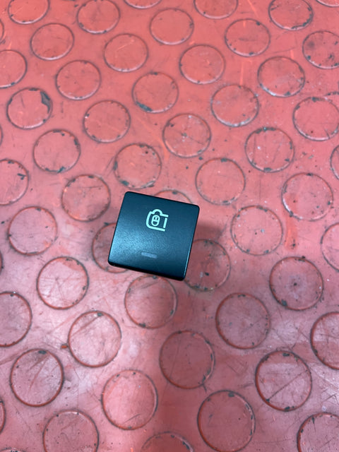 Citroen Berlingo/Peugeot Partner REAR CENTRAL LOCKING SWITCH 2008-2018 P/N 96583098XT