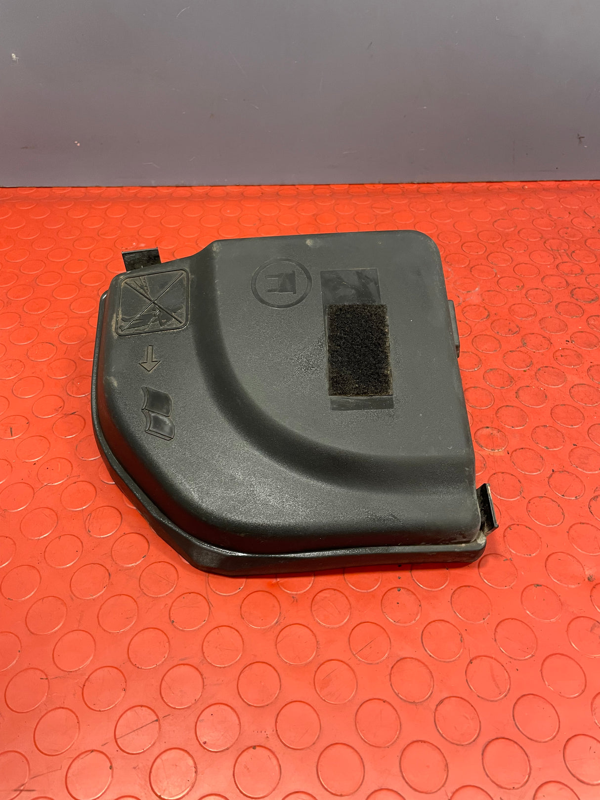 Citroen Berlingo/ Peugeot Partner FUSE BOX COVER  2008-2018 P/N 9658418180