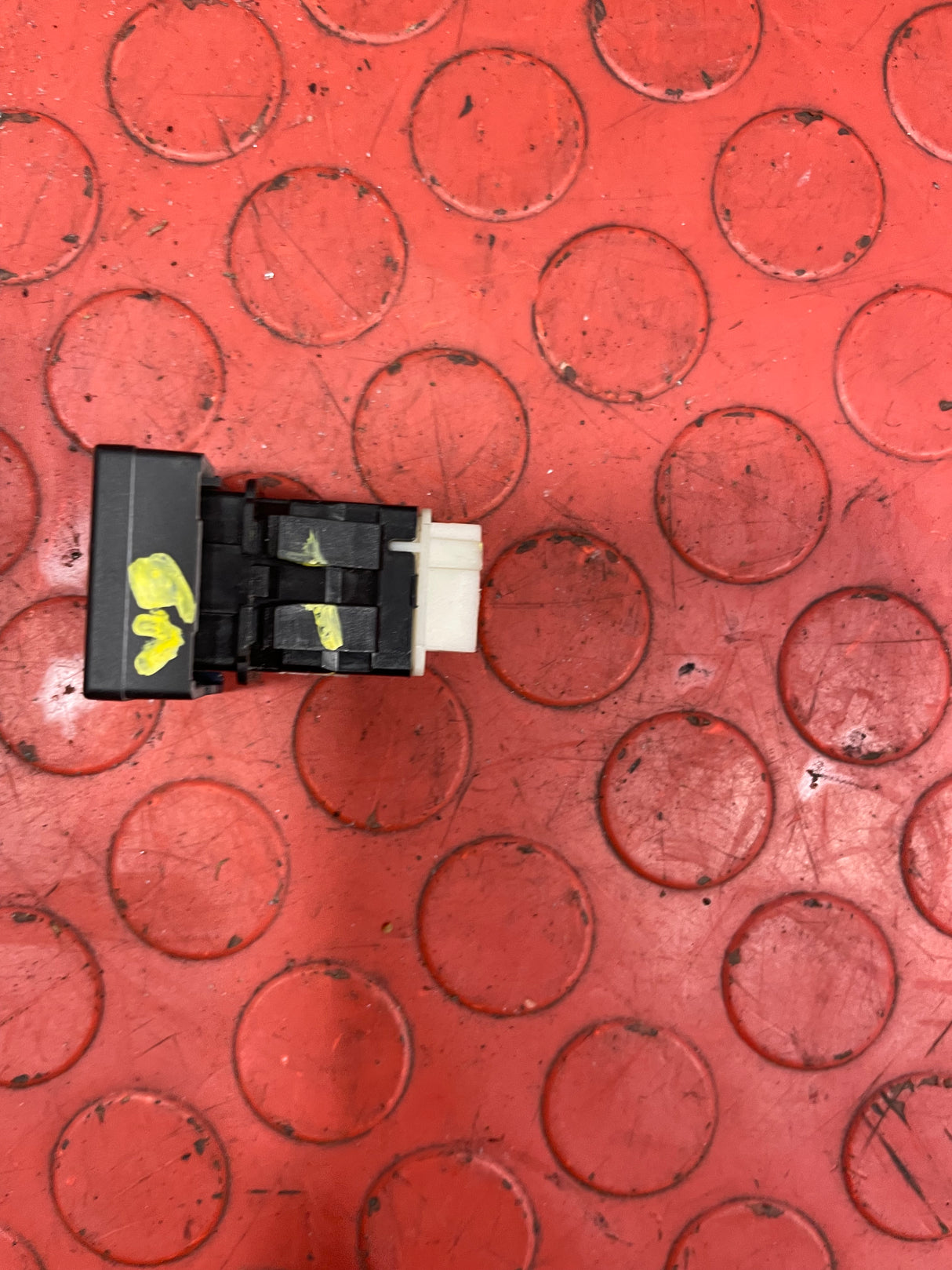 Citroen Berlingo/Peugeot Partner REAR CENTRAL LOCKING SWITCH 2008-2018 P/N 96583098XT