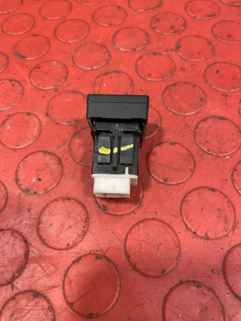 Citroen Berlingo/Peugeot Partner REAR CENTRAL LOCKING SWITCH 2008-2018 P/N 96583098XT