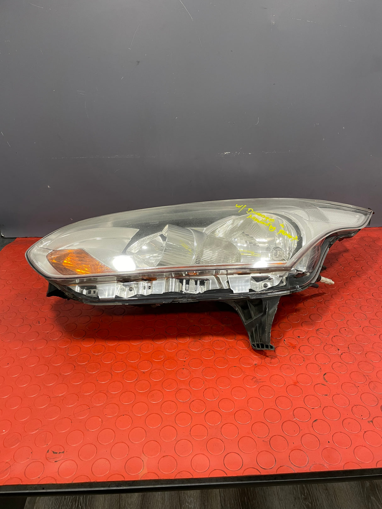 Ford Transit Connect HEAD LIGHT ASSEMBLY Passenger's Side (Broken Lower Mounting Point) 2013-2018  P/N DT1113W030BC