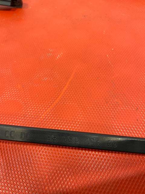 Peugeot Expert Citroen Dispatch WINDSCREEN WIPER ARMS AND BLADES (PAIR) P/N 9808465780 P/N 9808465680