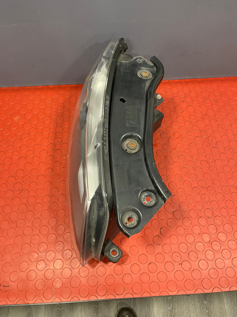 Volkswagen Caddy HEADLIGHT ASSEMBLY Driver's Side (with Scratches please see photos & 1 bulb missing) P/N TYC2012473152