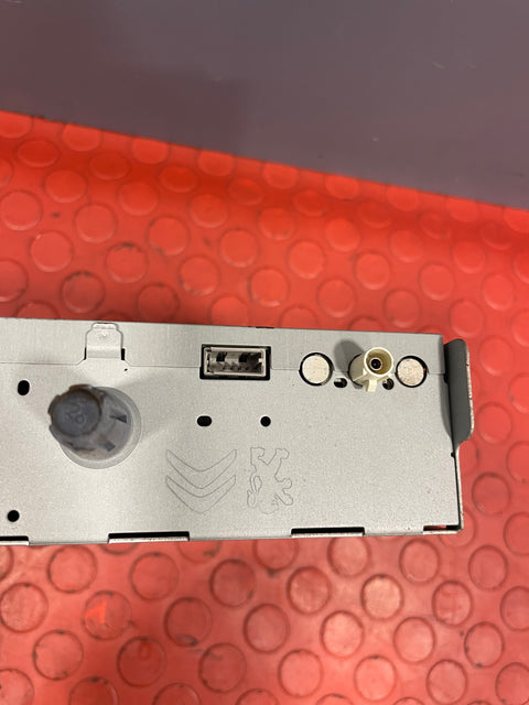 Citroen Berlingo/Peugeot Partner RADIO/CD PLAYER/GPS HEAD UNIT 2008-2016 P/N 98053736XT00