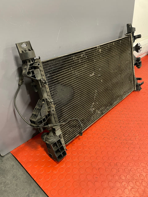 Citroen Relay/Peugeot Boxer/Fiat Ducato RADIATOR ASSEMBLY  2008-2019 P/N 1391496080 / EZ232003