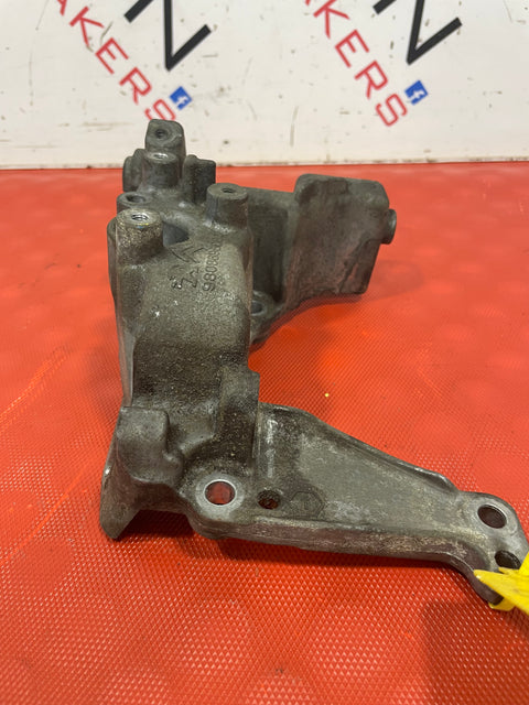 Peugeot Partner Vauxhall Vivaro Citroen Berlingo ALTERNATOR BRACKET 1.5 2020 P/N 9808696680
