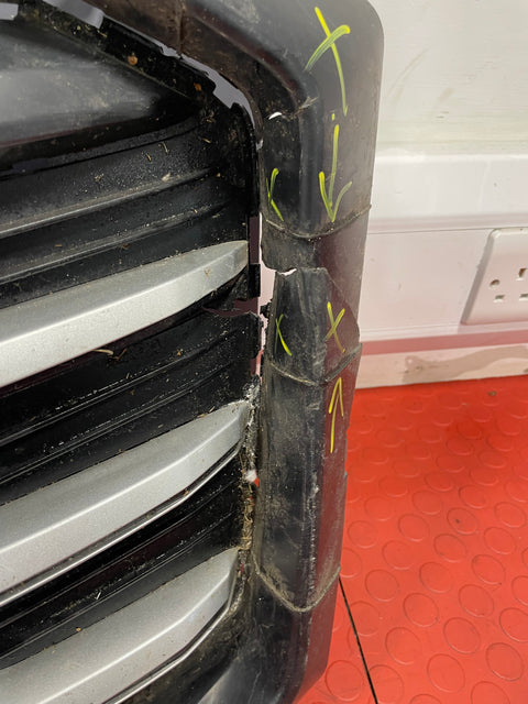 Saic Maxus Deliver 9 BUMPER GRILL (Left Side Frame Damage) SPARE OR REPAIR 2021-2024 P/N SV63