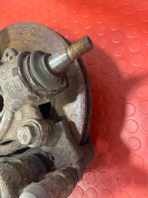 Vauxhall Movano/Renault Master FRONT WHEEL HUB RIGHT SIDE FWD W/ SPEED SENSOR & STUD BOLTS 2014