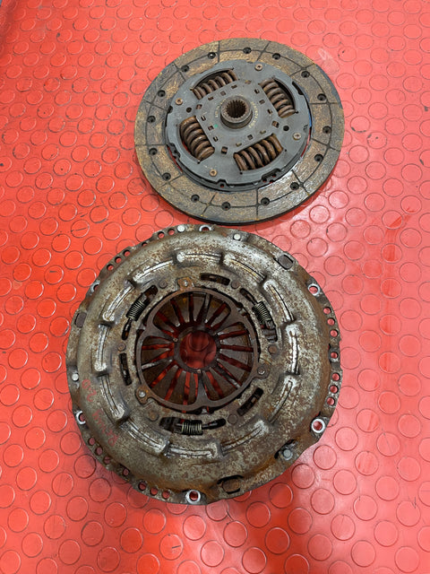 Citroen Relay/Peugeot Boxer/Fiat Ducato CLUTCH KIT PRESSURE PLATE & CLUTCH LINING 2.0 2008-2019 P/N126006510