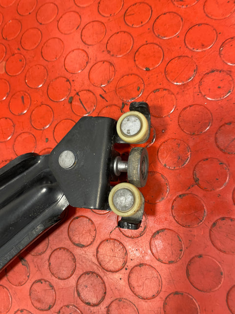 Citroen Berlingo/Peugeot Partner/Vauxhall Combo/Toyota Proace City SLIDING DOOR RUNNER HINGE Passenger's Side P/N 9816965980