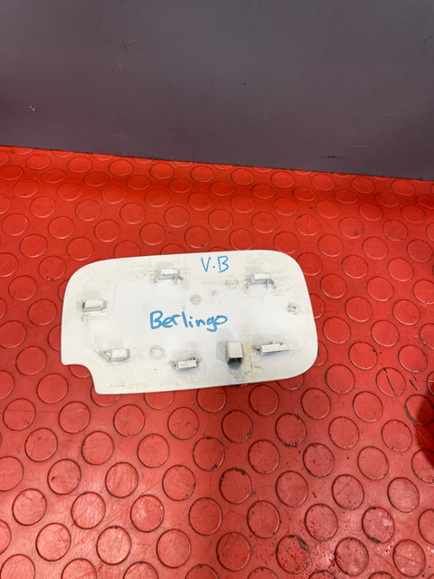 Citroen Berlingo/Peugeot Partner FUEL DOOR COVER/FUEL FILLER FLAP ( White ) 2008-2018 P/N 9680449680 - 4